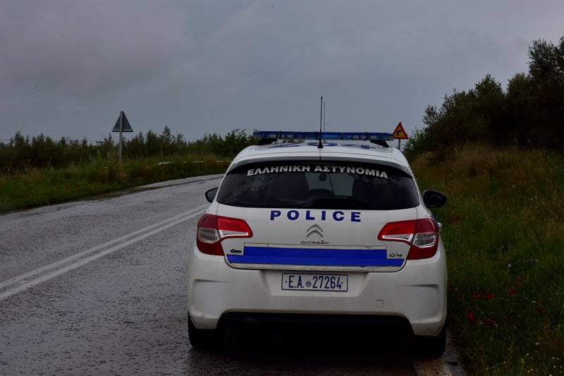 Κατάπιε μπροστά στα ανήλικα παιδιά της συσκευασίες ηρωίνης για να μην τη συλλάβουν