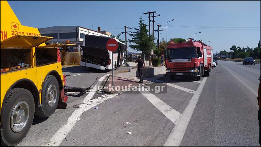 Θεσσαλονίκη: Τροχαίο με λεωφορείο του ΚΤΕΛ – Δώδεκα τραυματίες (Photos- Video)