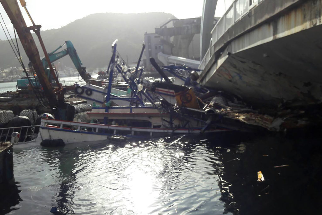 Ταϊβάν: Έξι νεκροί κάτω από τα συντρίμμια της γέφυρας – Είχαν δηλωθεί αγνοούμενοι