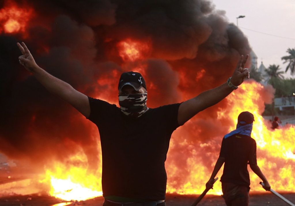 Τουλάχιστον 27 νεκροί στις τρεις ημέρες αντικυβερνητικών διαδηλώσεων στο Ιράκ (Photos)