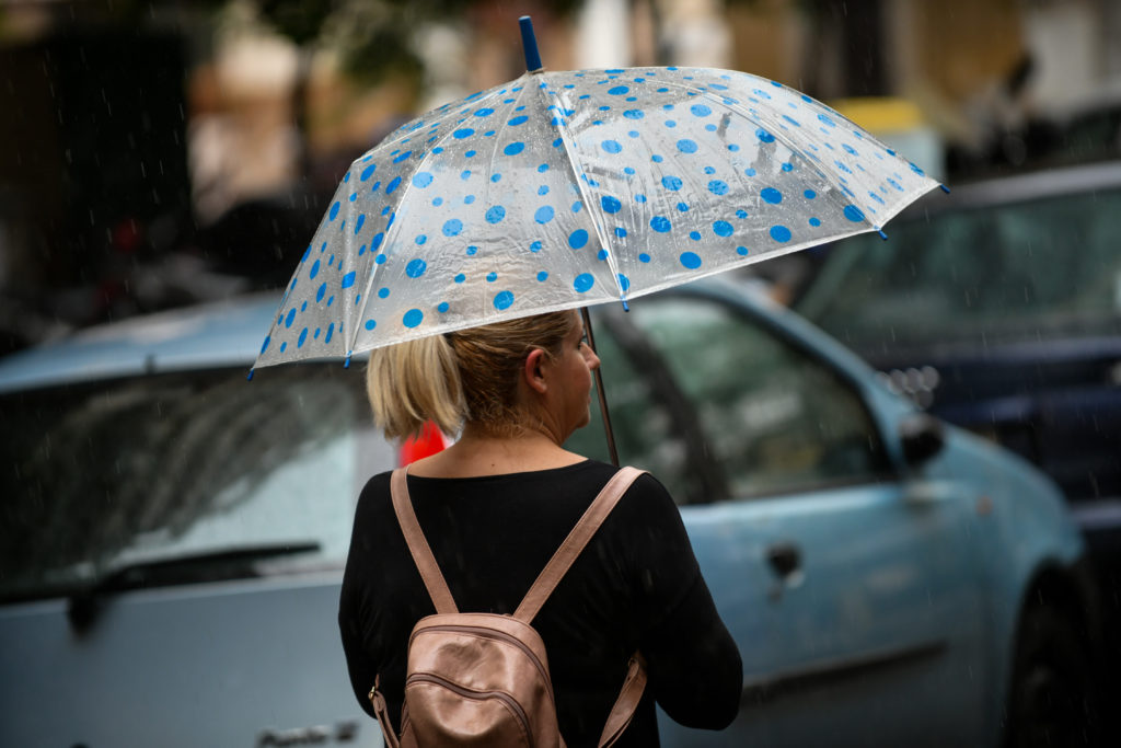 Φθινοπωρινό σκηνικό και σήμερα με βροχές και καταιγίδες