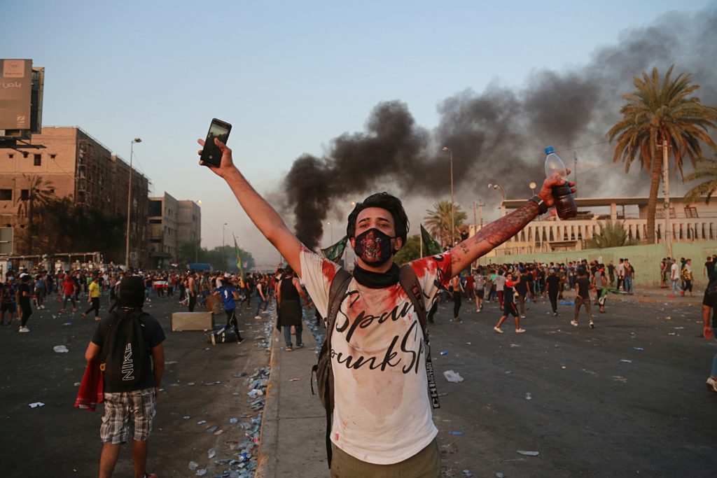 Πάνω από 30 νεκροί διαδηλωτές στο Ιράκ (Photos)