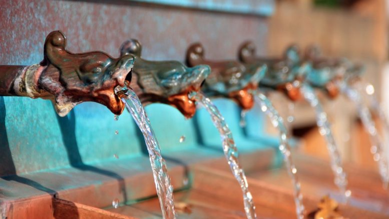 Πορτογαλία: Παταγώδης αποτυχία η ιδιωτικοποίηση του νερού – Δήμοι ξανααγοράζουν τις εταιρείες ύδρευσης