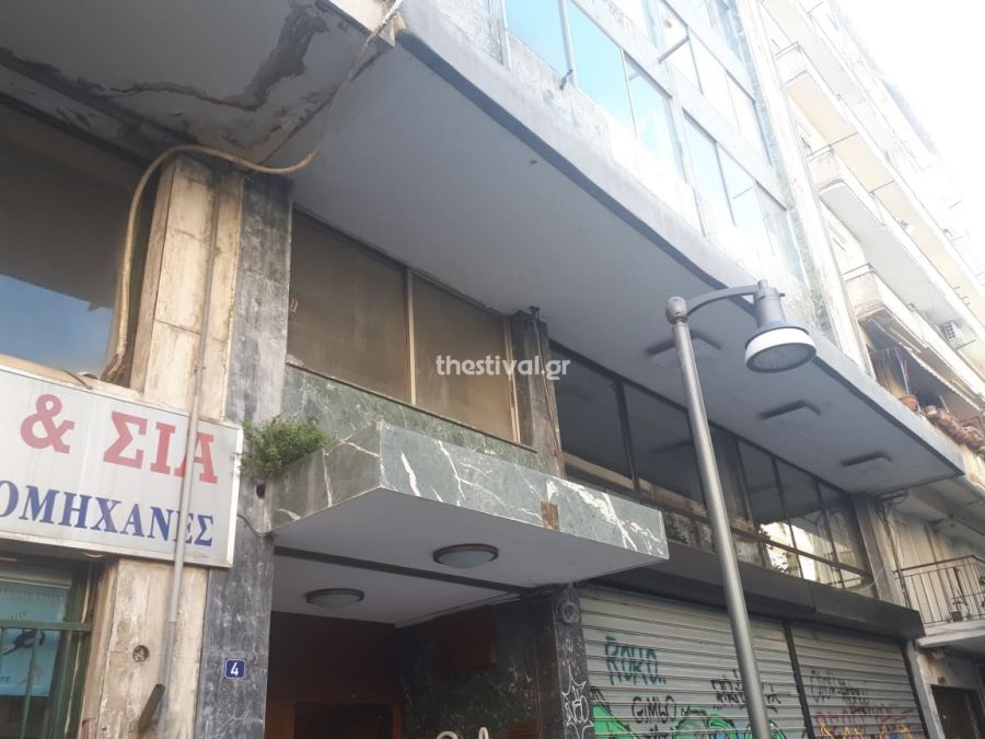 Θεσσαλονίκη: Τύχη – βουνό για αγοράκι 3 ετών που έπεσε από τον τρίτο όροφο