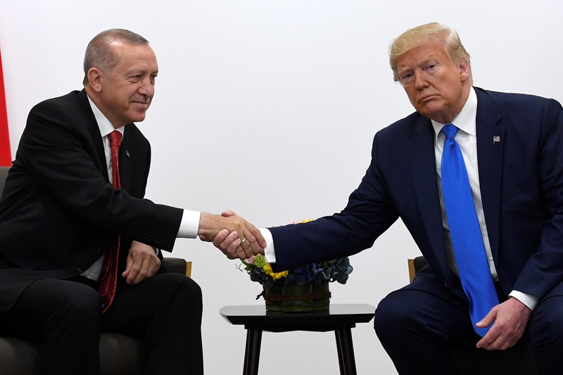 Τραμπ και Ερντογάν συμφώνησαν για «ασφαλή ζώνη» στη Συρία