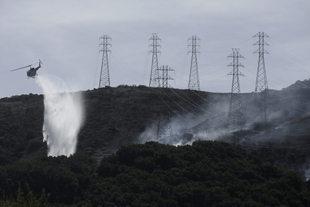 Καλιφόρνια: Τεράστιες πυρκαγιές και διακοπές ρεύματος (Video)