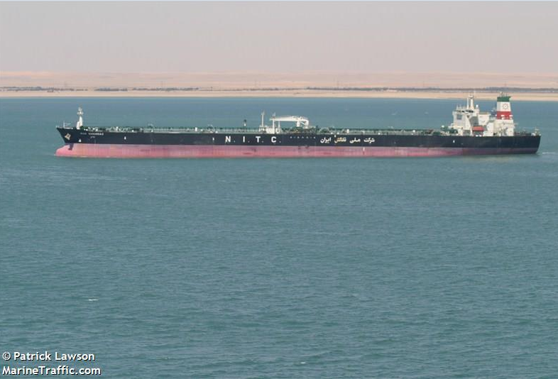 Ερυθρά Θάλασσα: Αλλάζει πορεία τo ιρανικό τάνκερ μετά την επίθεση από δύο πυραύλους – Εκτινάχθηκαν οι τιμές πετρελαίου
