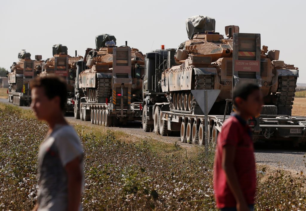 Κοντά στα τουρκικά σύνορα οι δυνάμεις του Άσαντ – Πιέζουν οι Ευρωπαίοι για κυρώσεις κατά της Άγκυρας