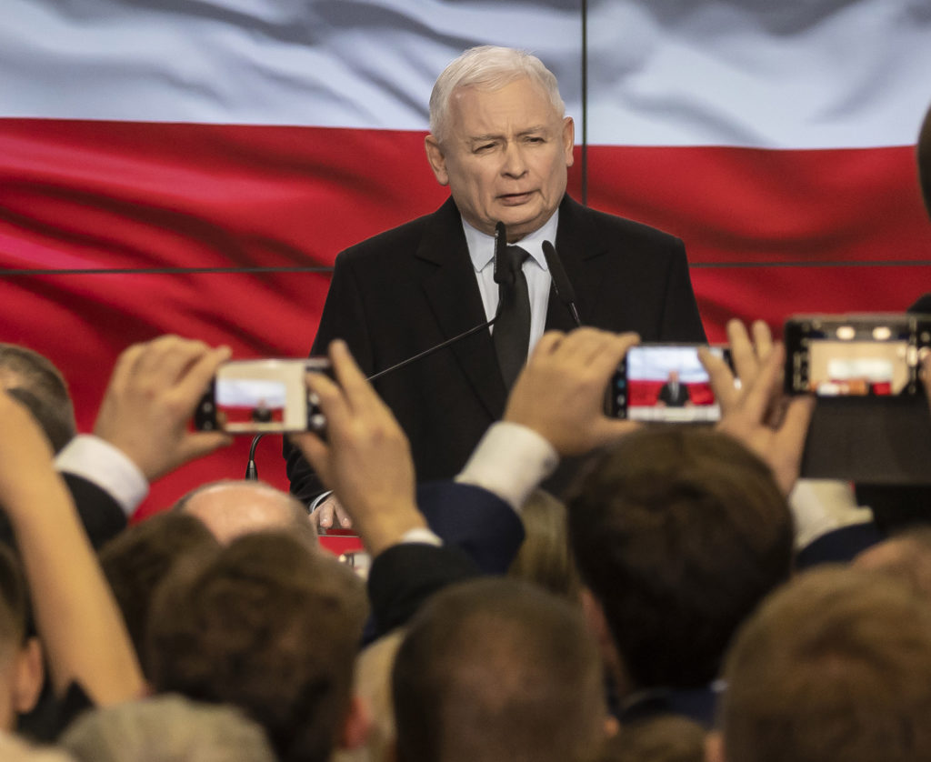 Πρώτοι οι εθνικιστές μετά τις χθεσινές εκλογές στην Πολωνία