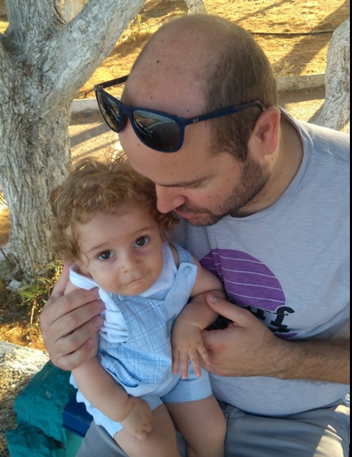 Συγκλονίζει ο πατέρας του μικρού Παναγιώτη – Ραφαήλ στο Documentonews: «Δεν καταλαβαίνω γιατί πολεμάνε το παιδί μου»