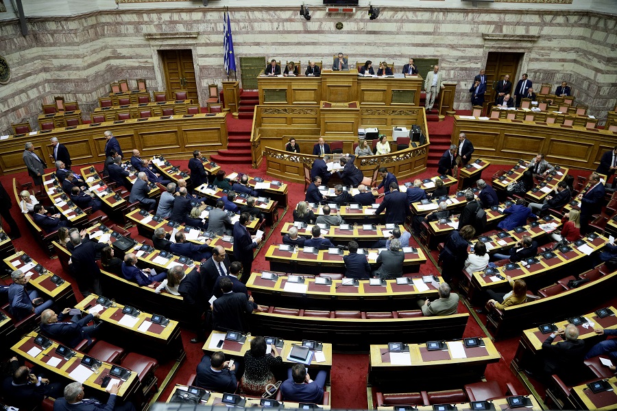 Εντός δεκαπενθημέρου στη Βουλή τα νομοσχέδια για απόδημους και εκλογική διαδικασία