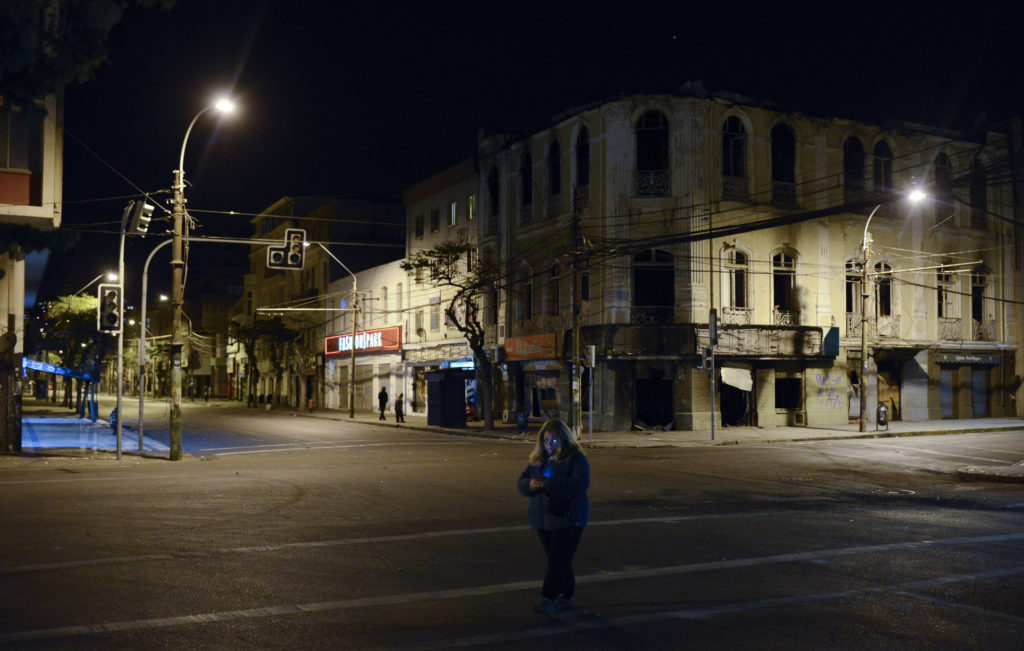 Σοπράνο συγκλονίζει αφού σπάει την «σιωπή» που έχει επιβάλει ο στρατός στη Χιλή (Video)