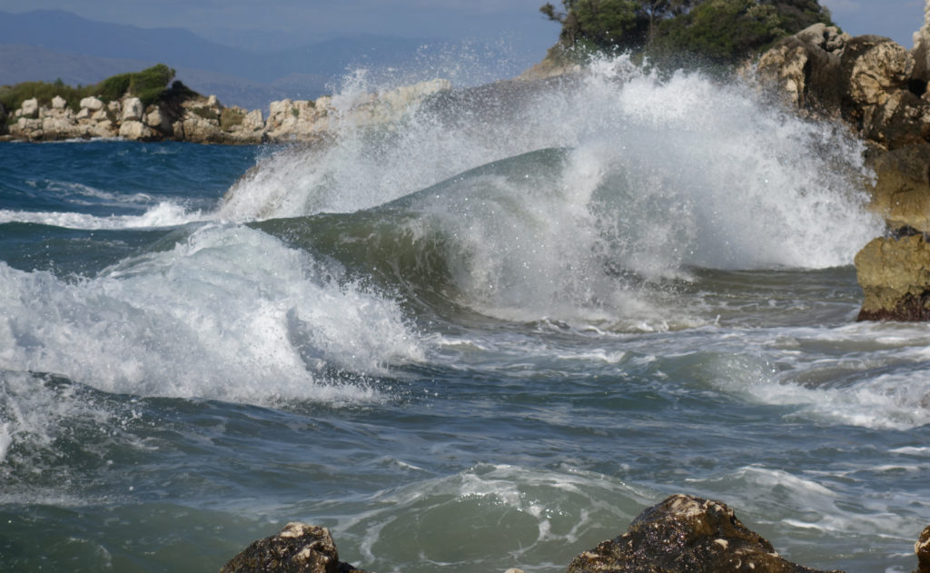 Επιμένει το μελτέμι του Οκτωβρίου – Πού έσπασε το φράγμα των 100χλμ/ώρα (Πίνακας)