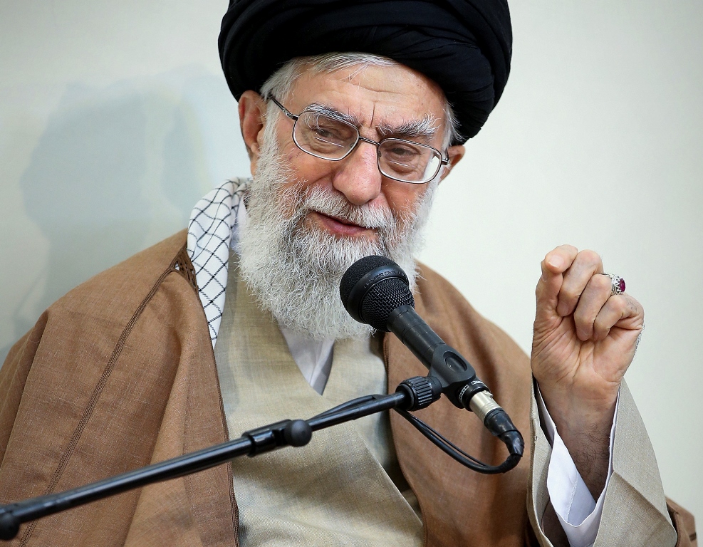 O Αλί Χαμενεΐ επανέλαβε την αντίθεσή του σε οποιοδήποτε διάλογο Ιράν-ΗΠΑ