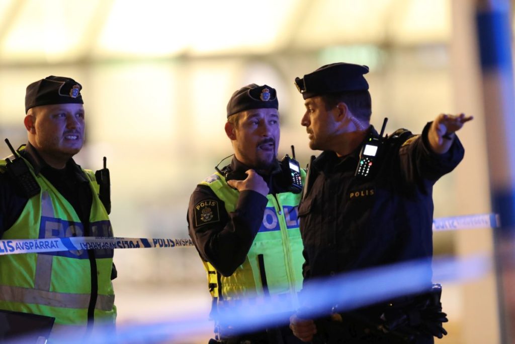 Ολλανδία: Χειροπέδες σε δυο εφήβους που πυροβολούσαν τρένα