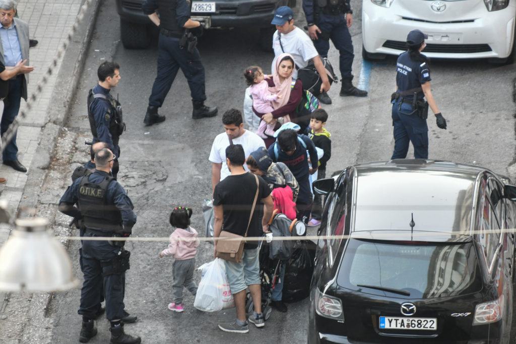 Χίος: Προσπάθησε να κρύψει πρόσφυγα σε βαλίτσα