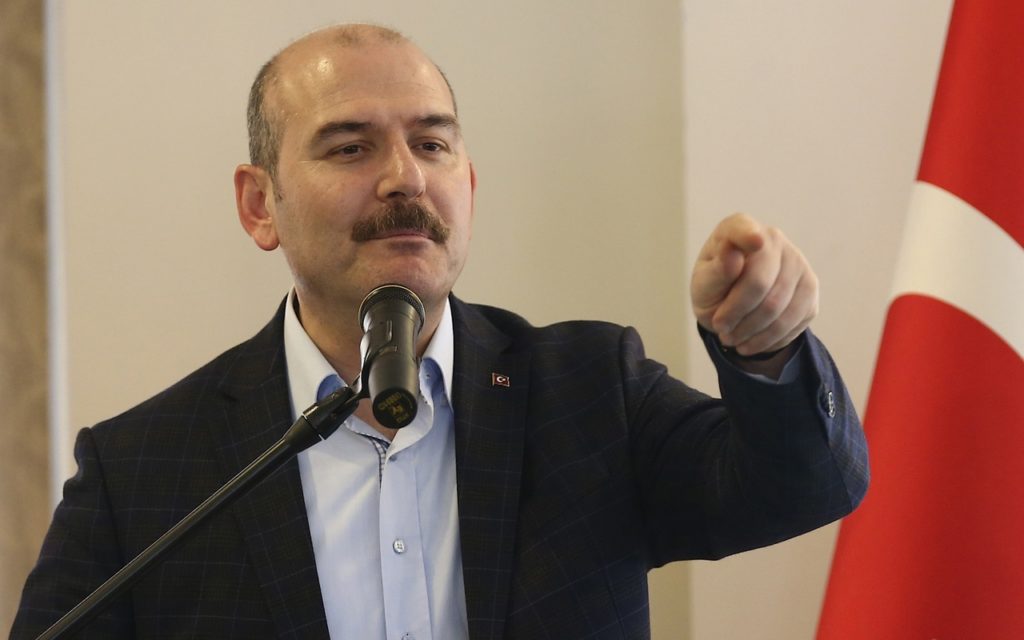 Τούρκος υπουργός Εσωτερικών προς ΕΕ: «Δεν είμαστε ξενοδοχείο για τα μέλη του Ισλαμικού Κράτους»