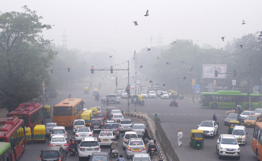 Σχετικά βελτιωμένη λόγω ανέμων η κατάσταση της ρύπανσης στο Νέο Δελχί αλλά παραμένει «επικίνδυνη»