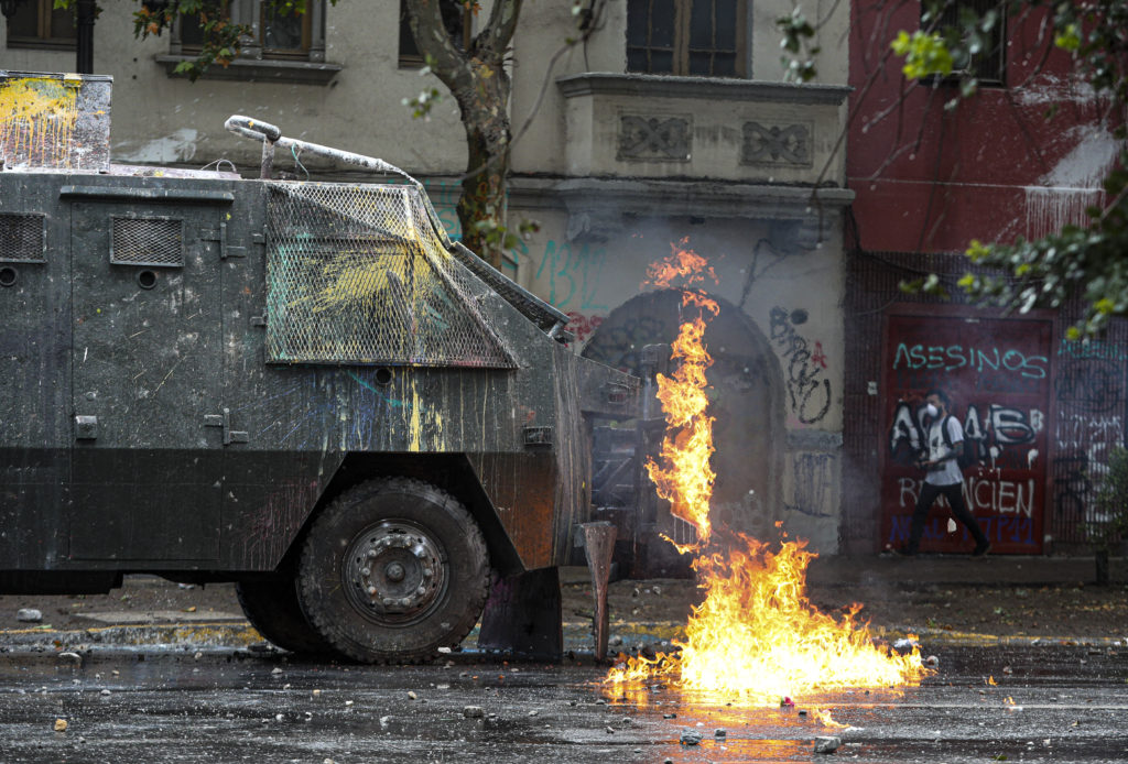 Χιλή: Νέες συγκρούσεις στους δρόμους – 3η εβδομάδα κινητοποιήσεων (Photos)