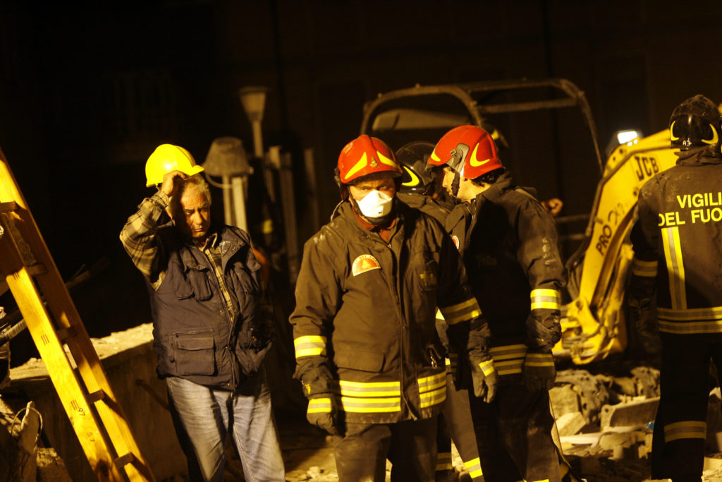 Ιταλία: Τρεις πυροσβέστες έχασαν τη ζωή τους από έκρηξη – Ενδείξεις εγκληματικής ενέργειας