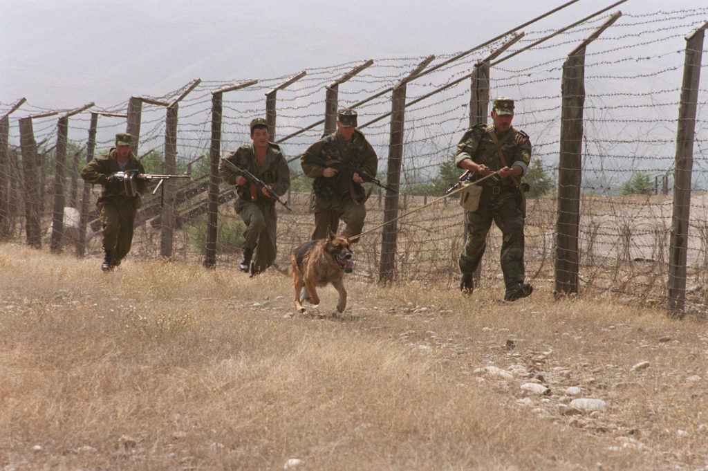 Τατζικιστάν: Επίθεση ενόπλων σε συνοριακό φυλάκιο – 15 νεκροί