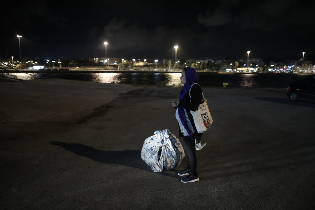 Πειραιάς: Νέοι πρόσφυγες και μετανάστες μεταφέρθηκαν από Χίο, Μυτιλήνη, Κω, Λέρο