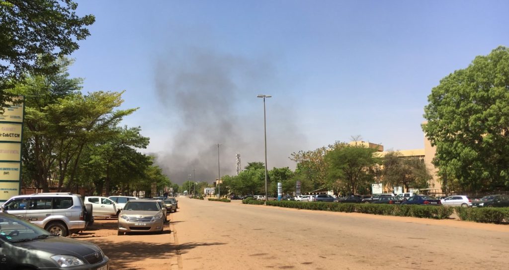 Μπουρκίνα Φάσο: 37 νεκροί και 60 τραυματίες από επίθεση σε χρυσωρυχείο