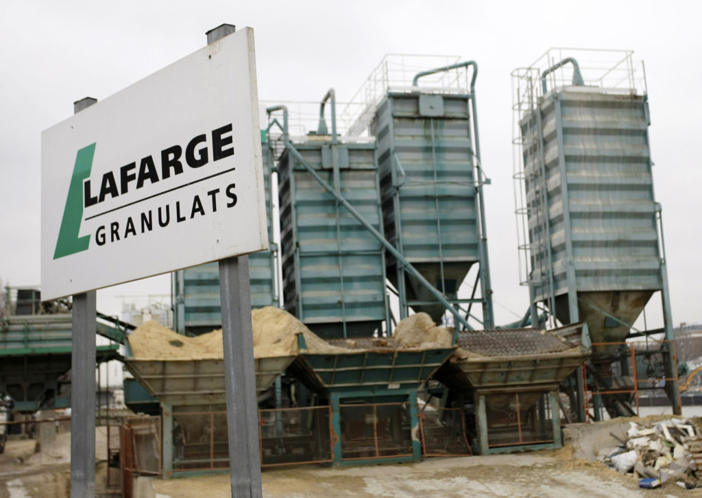 Γαλλία: Αποσύρθηκε η κατηγορία για «συνέργεια σε εγκλήματα κατά της ανθρωπότητας» εναντίον της τσιμεντοβιομηχανίας Lafarge