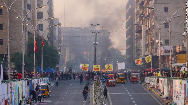 Συνεχίζεται η σφαγή στο Ιράκ: 300 νεκροί και 12.000 τραυματίες από την καταστολή των διαδηλώσεων (Photos+Video)