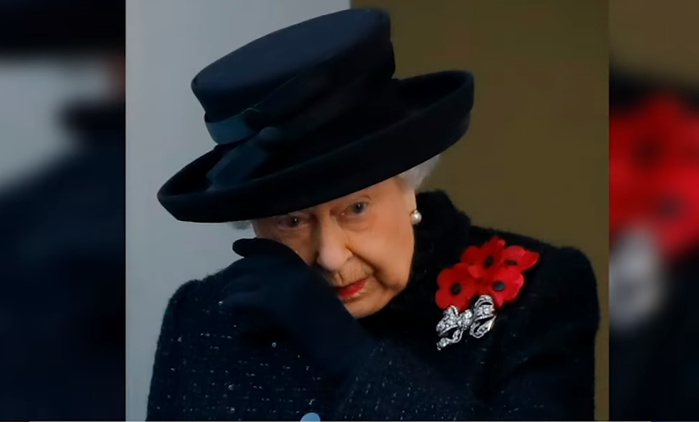 Η συγκίνηση και τα δάκρυα της Βασίλισσας Ελισάβετ (Video)