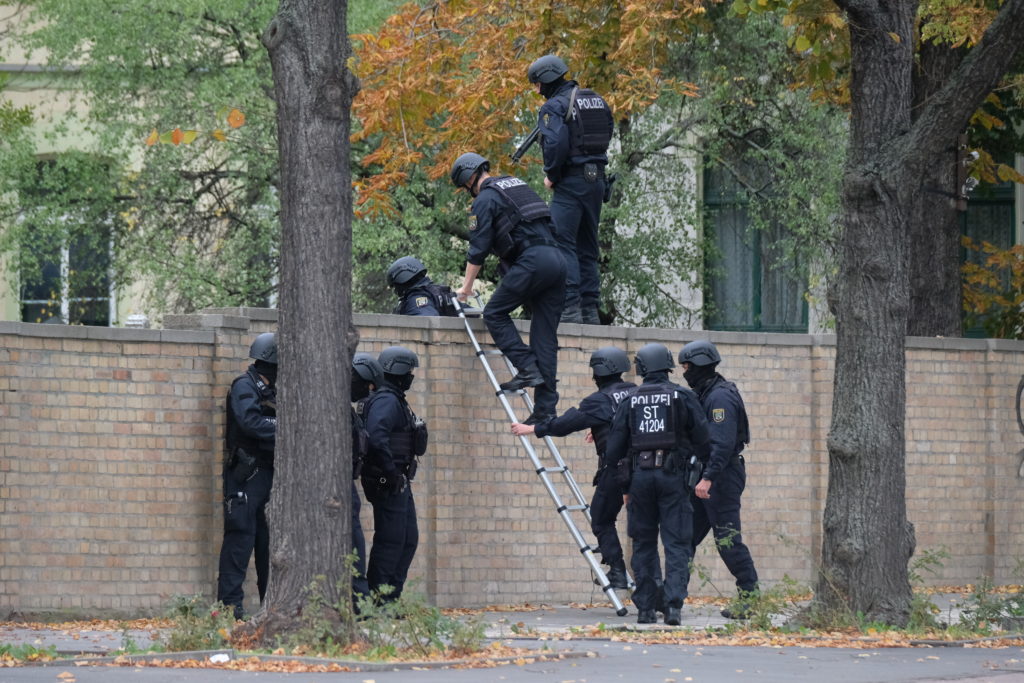 Γερμανία: Σύλληψη τριών υπόπτων για σχέδιο επίθεσης με εκρηκτικά