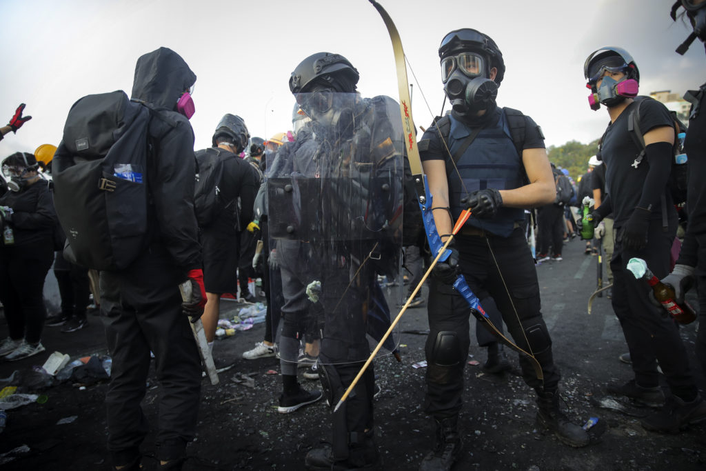 Χονγκ Κονγκ: Χάος και αστυνομική βία στους δρόμους (Video)
