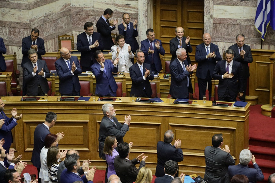 Μεγαλομανία, καθωσπρεπισμός των δήθεν αρίστων, ρατσισμός και πολύ δόση «νόμος και τάξη»