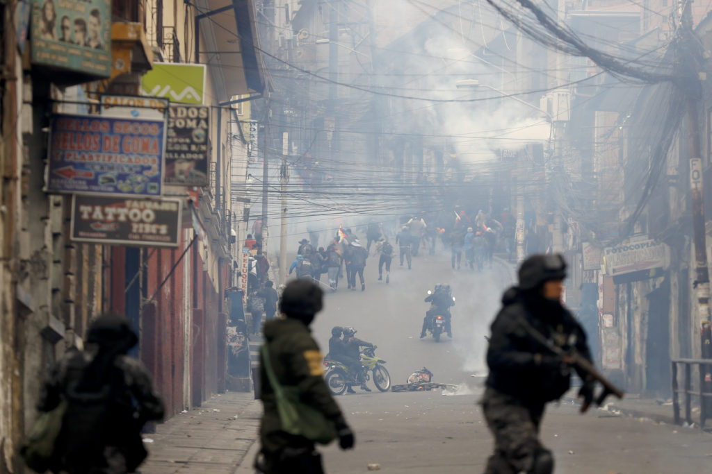 Βολιβία: Στους 10 οι νεκροί διαδηλωτές – Οι ΗΠΑ αναγνώρισαν την μεταβατική πρόεδρο