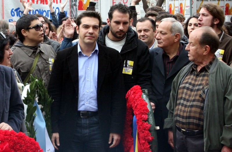 Ο Αλέξης Τσίπρας επικεφαλής στο μπλοκ του ΣΥΡΙΖΑ στην πορεία για το Πολυτεχνείο