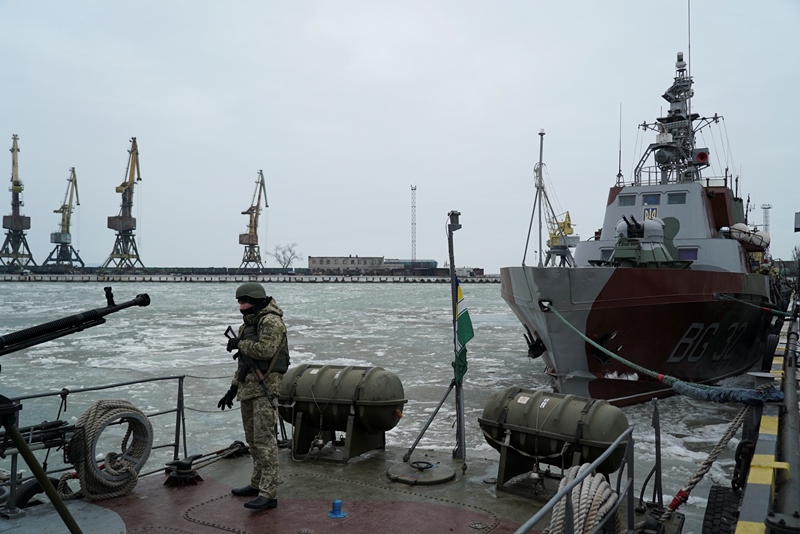 Ρωσία-Ουκρανία: Αύριο θα γίνει η παράδοση των τριών πολεμικών πλοίων