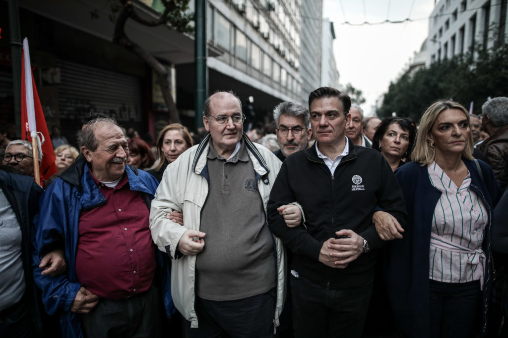Πλήθος στελεχών του ΣΥΡΙΖΑ στην «πρώτη γραμμή» της πορείας του Πολυτεχνείου (Photos)