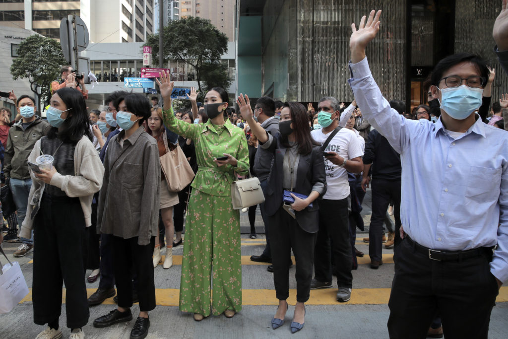 Χονγκ Κονγκ: Μερικές δεκάδες διαδηλωτές παραμένουν στο Πολυτεχνείο
