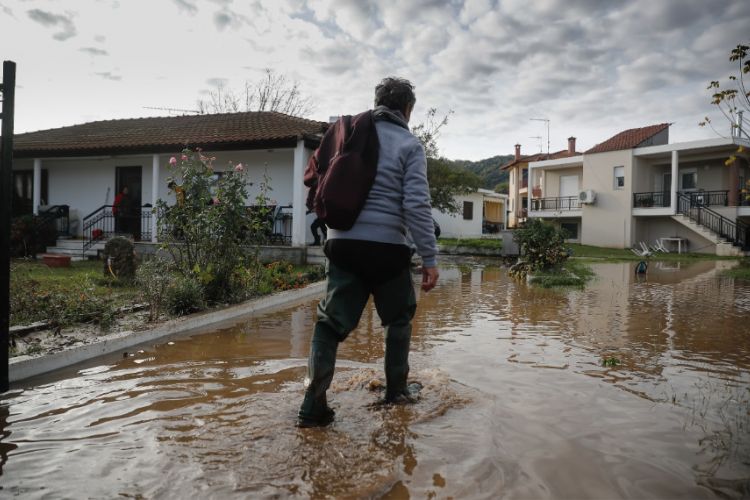 Κλιμάκιο του ΣΥΡΙΖΑ στην πληγείσα από τις πλημμύρες Χαλκιδική