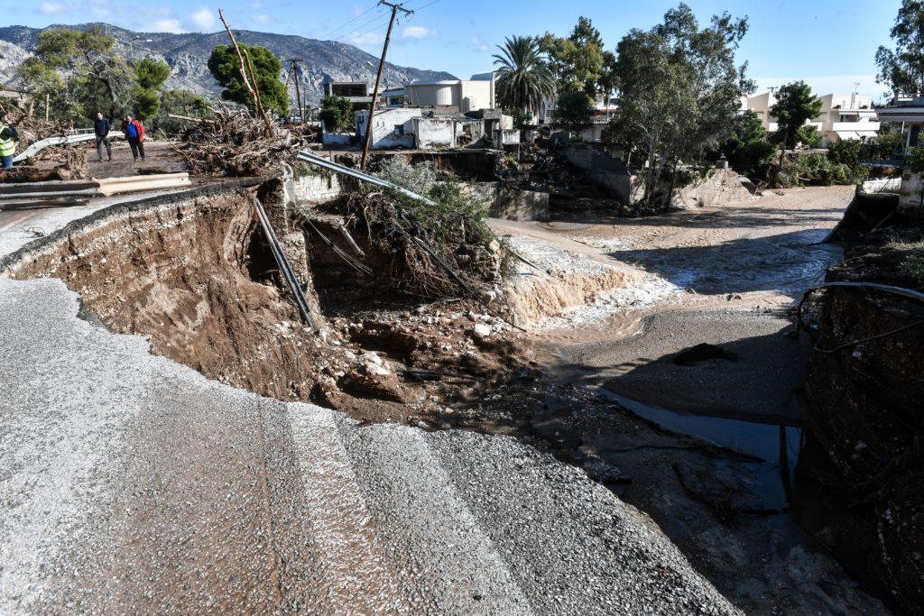 Χάος από τις καταστροφές στην Κινέτα – Άνοιξε η Εθνική στο ρεύμα προς Αθήνα (photos)