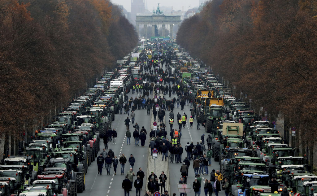 Βερολίνο: Πάνω από 5.000 τρακτέρ στους δρόμους (Video)