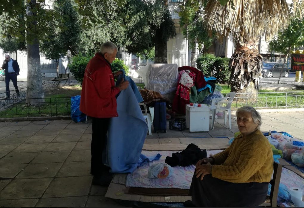 Τέλος η περιπέτεια για το ηλικιωμένο ζευγάρι που κοιμόταν στο προαύλιο εκκλησίας