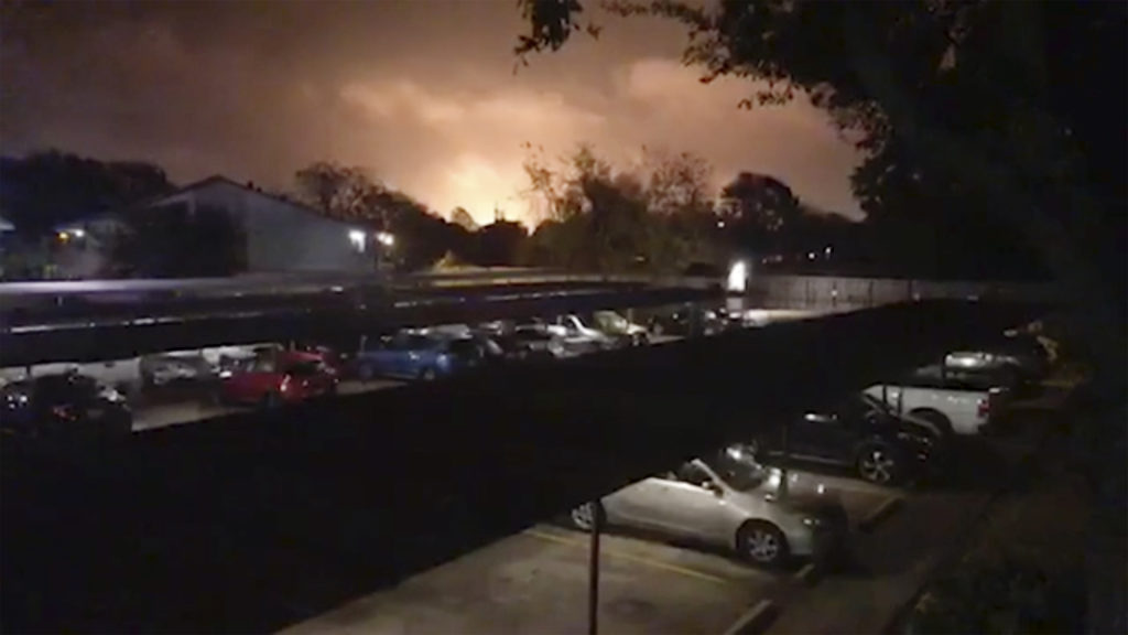 Τέξας: Εκκενώθηκαν 4 πόλεις λόγω της έκρηξης σε εργοστάσιο χημικών (Video)