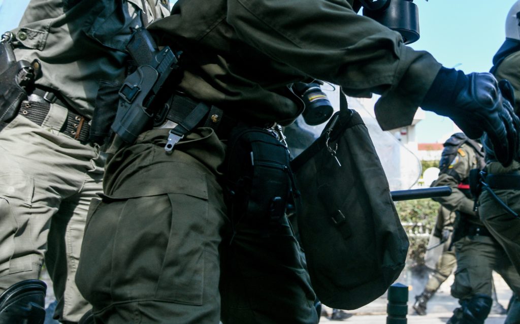 Καταγγελία: Αστυνομικοί τρύπησαν τα λάστιχα ΙΧ φοιτητή στο Καβούρι