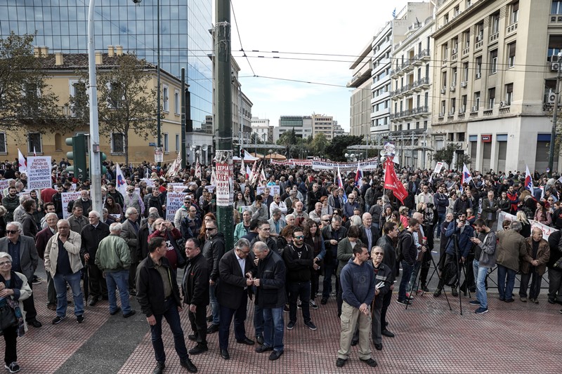 Συλλαλητήριο στη Βουλή για την κοινωνική ασφάλιση