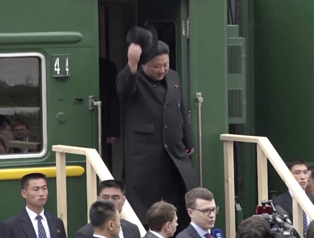 Βόρεια Κορέα: Ο Κιμ Γιονγκ Ουν τόνισε τη σημασία των εξοπλισμών και της αμυντικής βιομηχανίας
