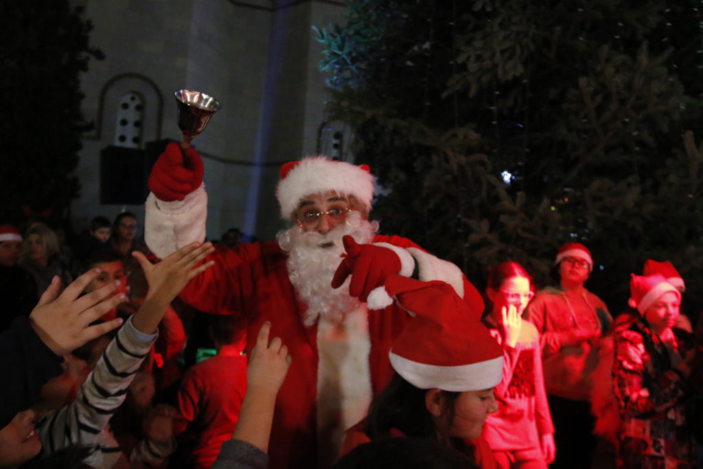 Θεσσαλονίκη: Δεκάδες βιογραφικά για να γίνουν ο… Άη Βασίλης της πόλης