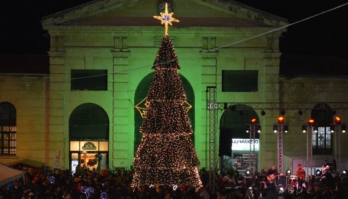 Φωταγωγήθηκε το Χριστουγεννιάτικο δέντρο στην πόλη των Χανίων (Photos)