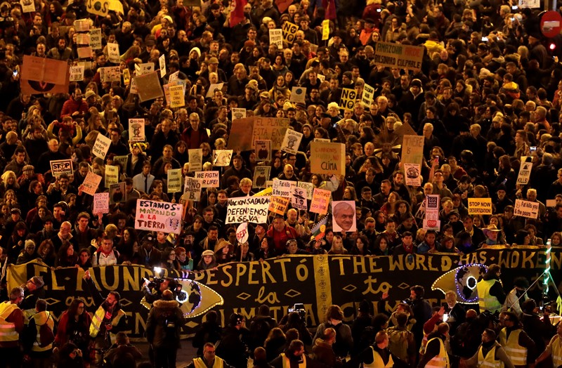 Μαδρίτη: Η αστυνομία επιχειρεί μα υποβαθμίσει τη μεγάλη διαδήλωση για το κλίμα