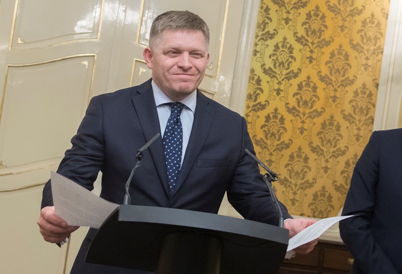 Σλοβακία: Ο πρώην πρωθυπουργός Φίκο εγκατέλειψε το συνέδριο του κόμματός του για να αναζητήσει ιατρική βοήθεια